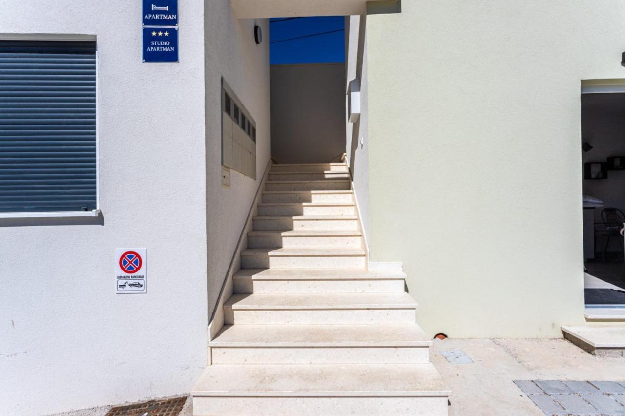 Ferienhaus Maestral - Kastel Kambelovac Kastela Exterior photo